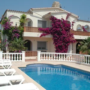 https://villa-sol-empuriabrava.topcostabravahotels.com